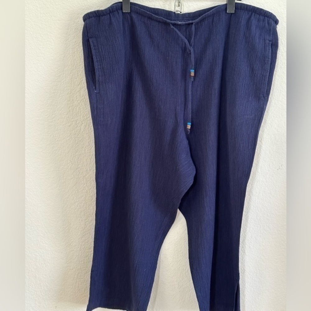 Liz Claiborne “Livvy” navy capris, size XL